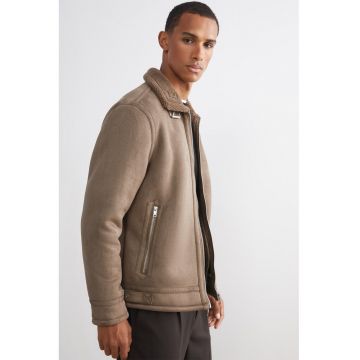 Cojoc de piele intoarsa ecologica cu buzunare cu fermoar - Maro taupe