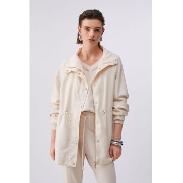 Jacheta cu snur din material rezistent la vant - Alb