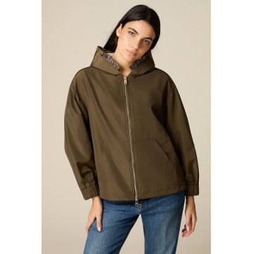 Jacheta usoara cu gluga si apliacatii de strasuri - Maro