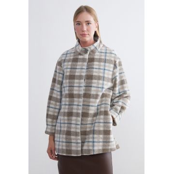 Trenci cu model in carouri si nasturi - Bej/Albastru