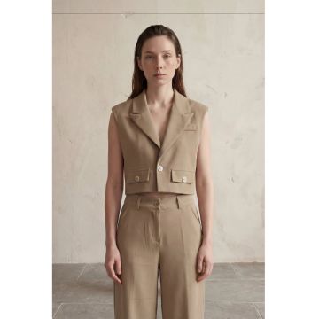 Vesta dama -  scurta - cu nasturi - maro camel - textil