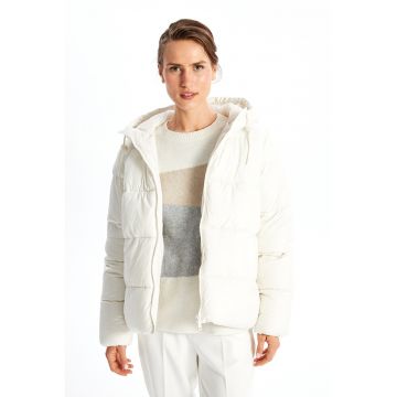 Geaca matlasata cu gluga