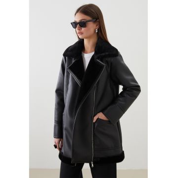 Jacheta cu fermoar si captuseala din material teddy