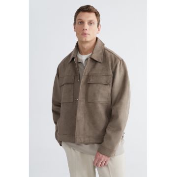 Jacheta din piele intoarsa ecologica cu fermoar si buzunare cu clapa