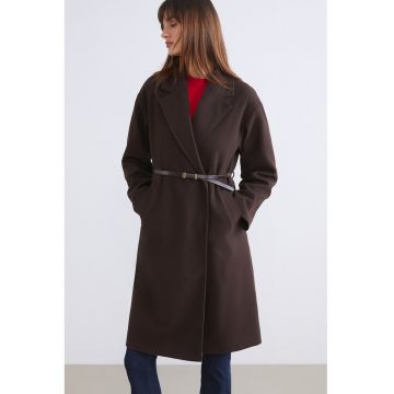 Palton cu revere decupate