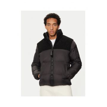 Geaca matlasata cu model color block -