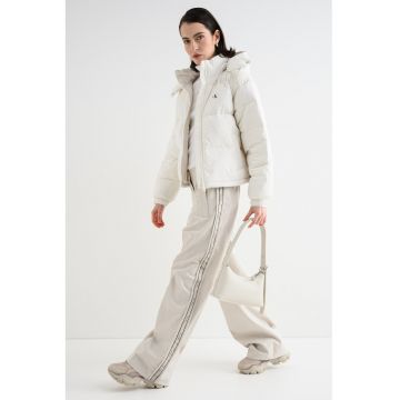 Geaca relaxed fit cu umplutura de puf - Alb