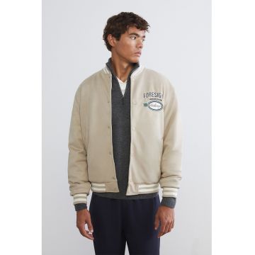 Jacheta cu broderie pe piept Varsity - Alb/Bej