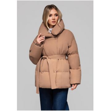 Jacheta matlasata cu curea si guler inalt  OW-JAHP-0106 - Maro camel