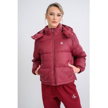 Geaca relaxed fit cu umplutura de puf - Visiniu