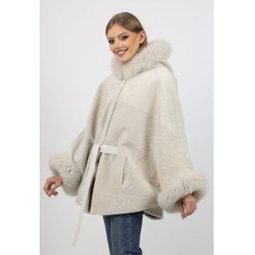 Poncho de Dama din Miel Australian si Gluga din Vulpe Argintie - Model Butterfly - Crem