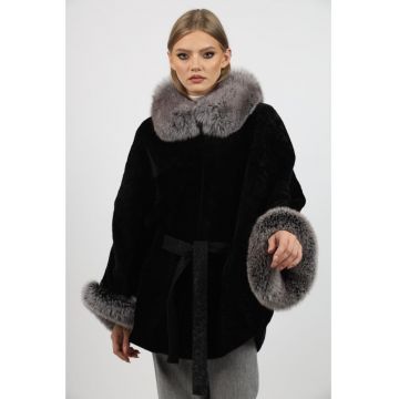 Poncho de Dama din Miel Australian si Gluga din Vulpe Argintie - Model Butterfly - Negru/Gri
