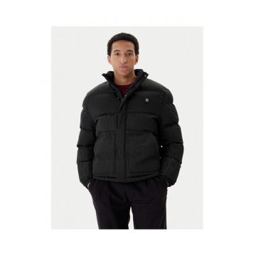 Geaca de iarna barbati  culoarea neagra