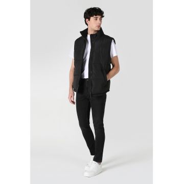 Vesta uni cu guler inalt Vesta uni cu guler inalt