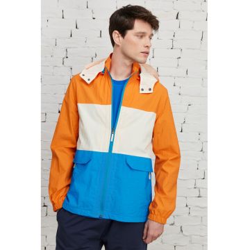 Geaca usoara cu gluga detasabila Geaca usoara cu gluga detasabila