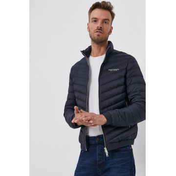 Armani Exchange geaca de puf barbati, culoarea albastru marin, de iarna