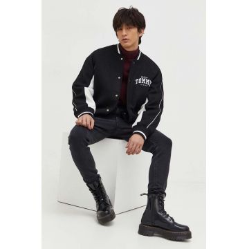 Tommy Jeans jachetă bomber din amestec de lână culoarea negru, de tranziție DM0DM17884