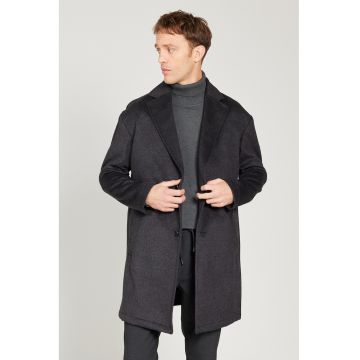 Palton cu revere decupate