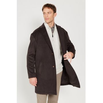 Palton cu revere decupate