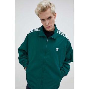 adidas Originals bluză bărbați, culoarea verde, de tranziție IT2494