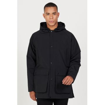 Geaca cu gluga si buzunare Geaca cu gluga si buzunare