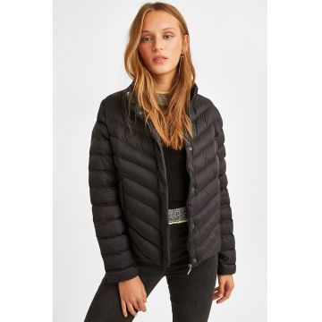 Geaca matlasata cu gluga - Negru