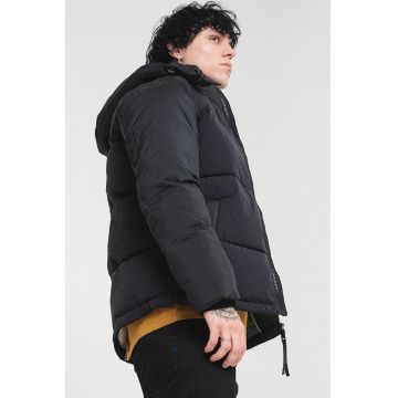 Geaca bufanta cu gluga si aspect matlasat Geaca bufanta cu gluga si aspect matlasat