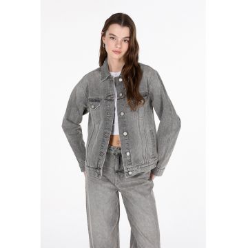 Jacheta din denim cu buzunare pe piept