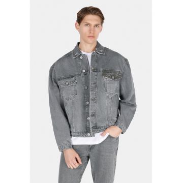 Jacheta din denim cu buzunare