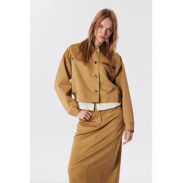 Jacheta crop cu guler ascutit