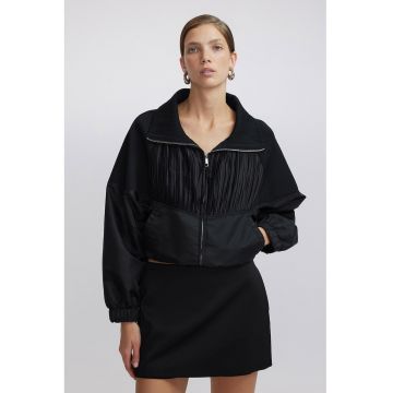 Jacheta crop cu buzunare laterale