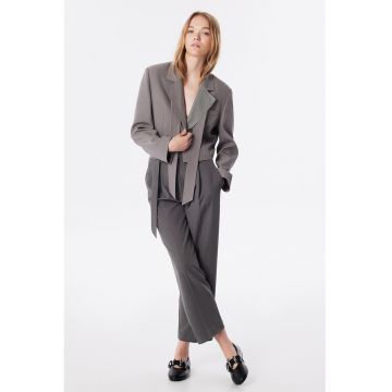 Jacheta crop lejera cu revere decupate