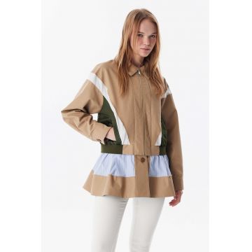 Jacheta cu fermoar si terminatie peplum