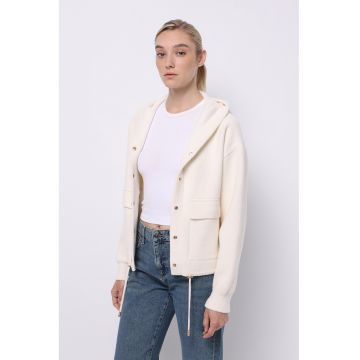 Jacheta cu gluga si capse