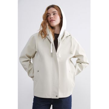 Jacheta cu gluga si maneci raglan