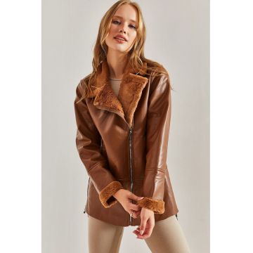 Geaca  din blana artificiala cu model si guler sal - culoare maro scortisoara - material textil -