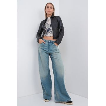 Jacheta slim fit de piele cu terminatie rotunjita
