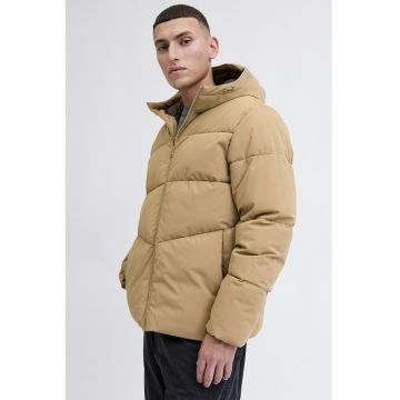 Geaca cu gluga si guler inalt Geaca cu gluga si guler inalt