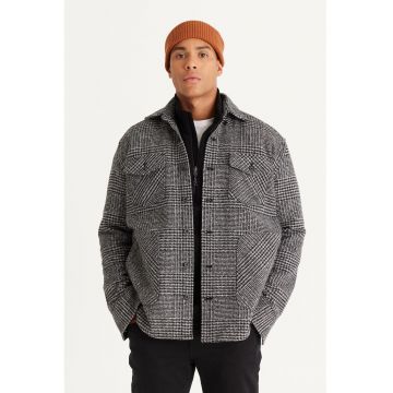 Jacheta-camasa in carouri cu buzunare pe piept Jacheta-camasa in carouri cu buzunare pe piept