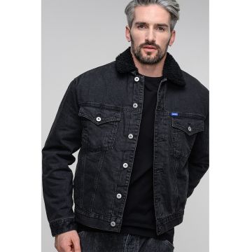 Jacheta de denim cu buzunare pe piept