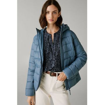 Geaca cu gluga si aspect matlasat