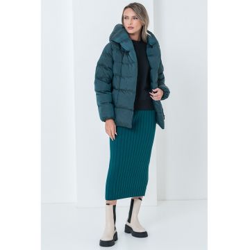 Geaca din nailon cu gluga