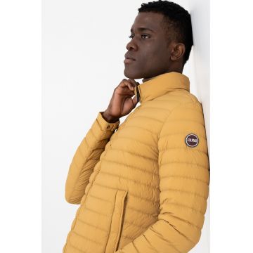 Geaca matlasata cu guler mediu