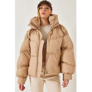 Geaca pentru dama  cu gluga - piele ecologica - bej Geaca pentru dama  cu gluga - piele ecologica - bej