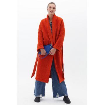 Haina din amestec de lana cu un cordon Haina din amestec de lana cu un cordon