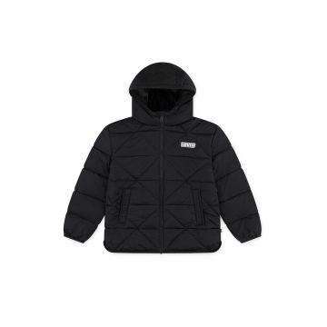 Jacheta cu model in carouri si aplicatie logo