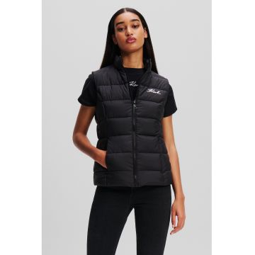 Vesta cu detalii brodate