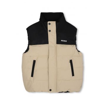 Vesta matlasata cu guler mediu