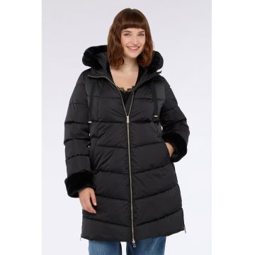 Geaca cu garnituri cu blana sintetica si gluga