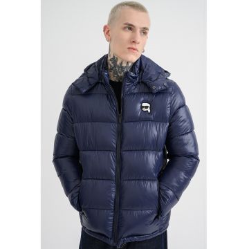 Geaca cu gluga detasabila